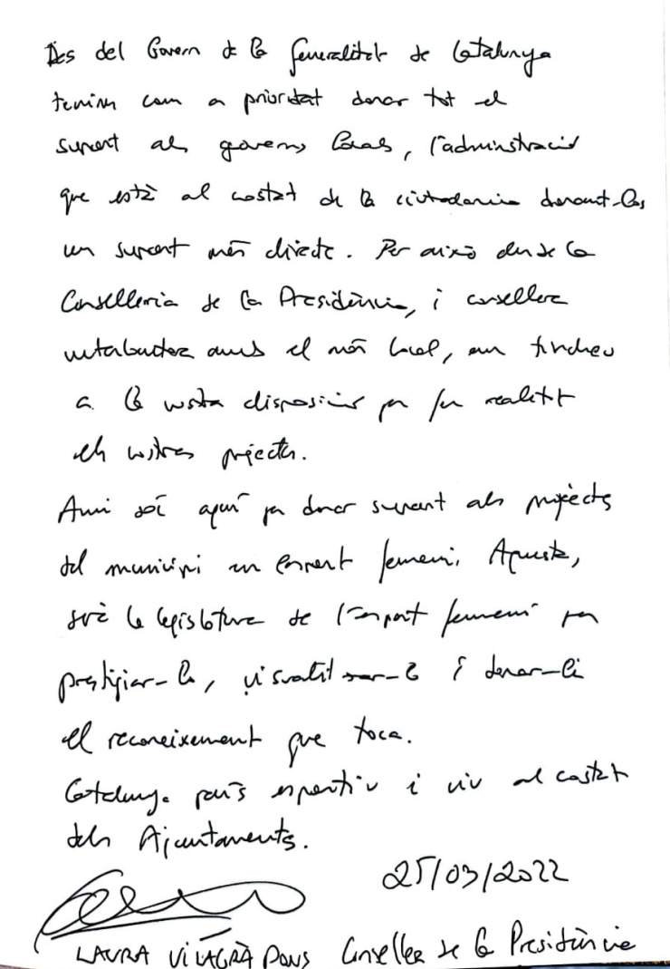 Escrit de la consellera de la Presidència,Laura Vilagrà, al Llibre d'Honor de l'Ajuntament