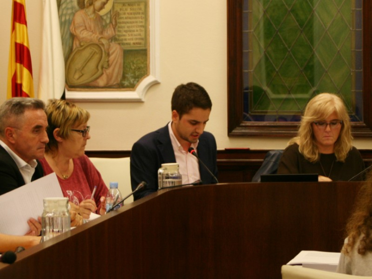 Marc Sanabria, regidor d'Economia, va exposar al Ple la proposta de modificació de les ordenances fiscals.
