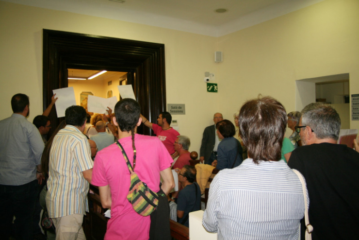 Ple Municipal de setembre i ajornat al 5 d'octubre.