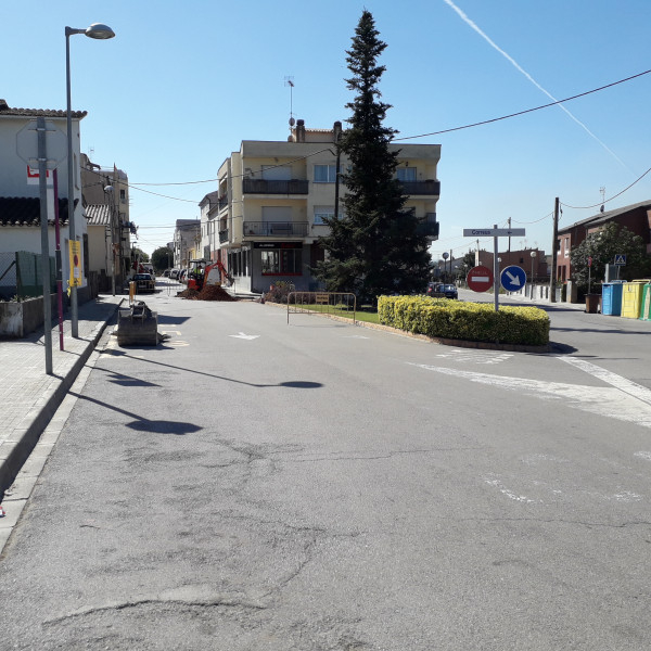 Obres de millora del clavegueram al carrer Monòlit