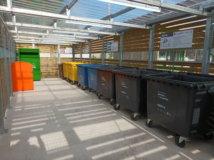 La nova àrea d’emergència de davant de la deixalleria es podrà utilitzar amb la targeta gratuïta de Serveis Municipals