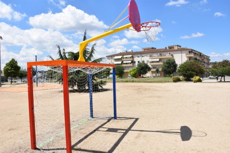 Canasta de bàsquet del Parc de la plaça Ball de Gitanes