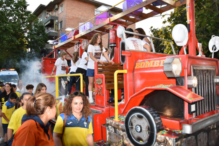 Futbol Sala Femení infantil durant la rua