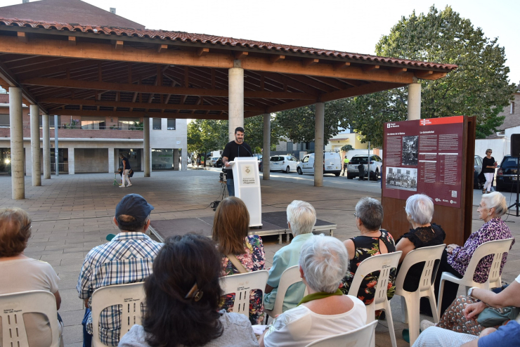 Inauguració plafó Ca l'Estruch 1