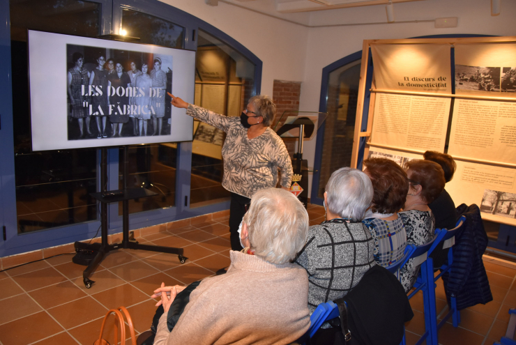 Inauguració exposicició 'Les dones de la fàbrica'