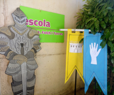 Balcons engalanats per celebrar el Mercat Medieval