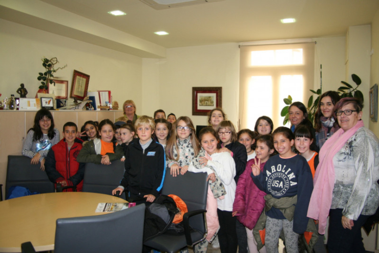 Alumnes de 4t de Primària de l'Escola Can Periquet visiten l'Ajuntament