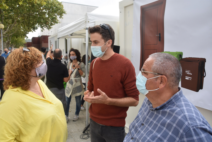 Inici campanya Porta a porta. Eva Soler i Eloi Cordomí
