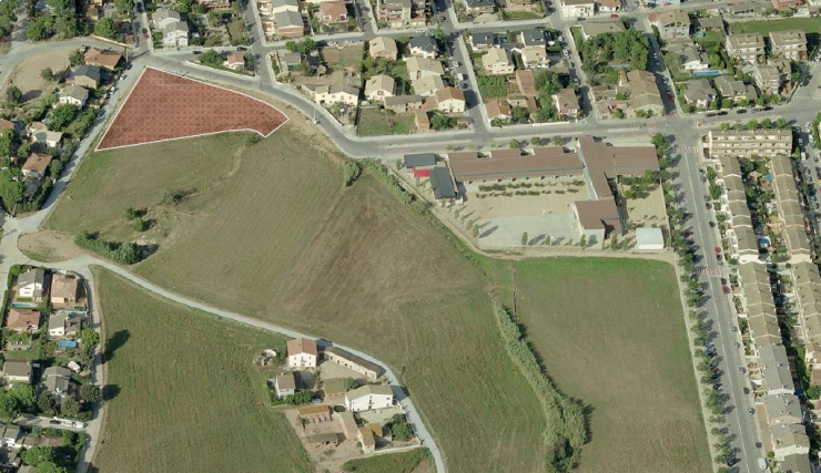 Marcat en marró el lloc on es preveu la construcció dels pisos